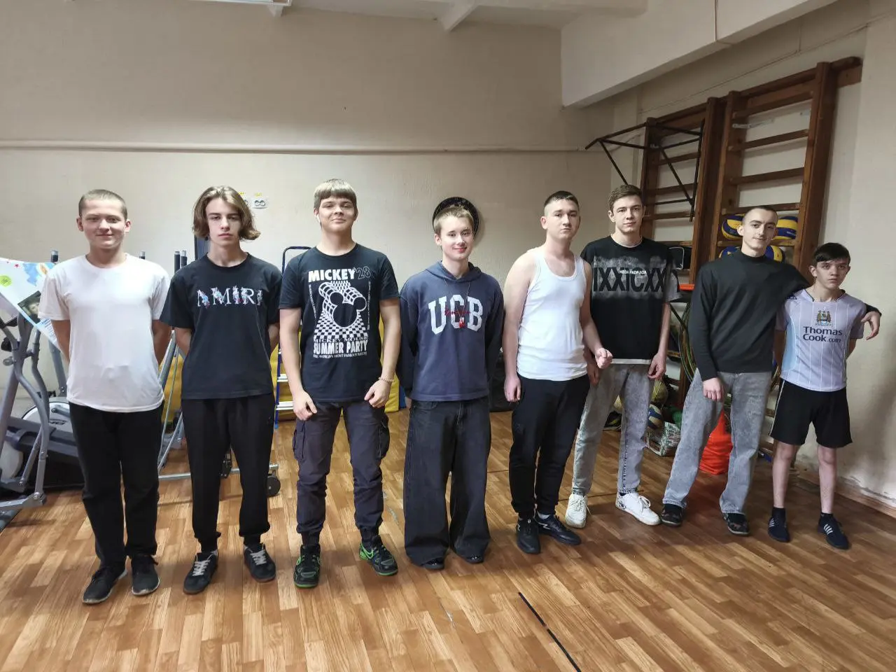 Cоревнования по подтягиваниям на высокой перекладине, приуроченные к Всероссийскому дню призывника